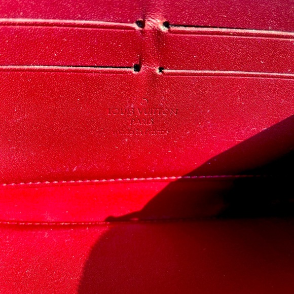 Authentic Louis Vuitton Zippy Wallet Vernis - Picture 10 of 16